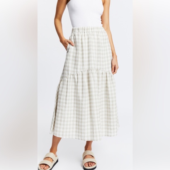 Aere Dresses & Skirts - Aere Size 12 midi-skirt (worn once)